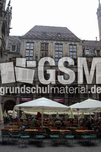 Neue Rathaus_Innenhof_1.JPG